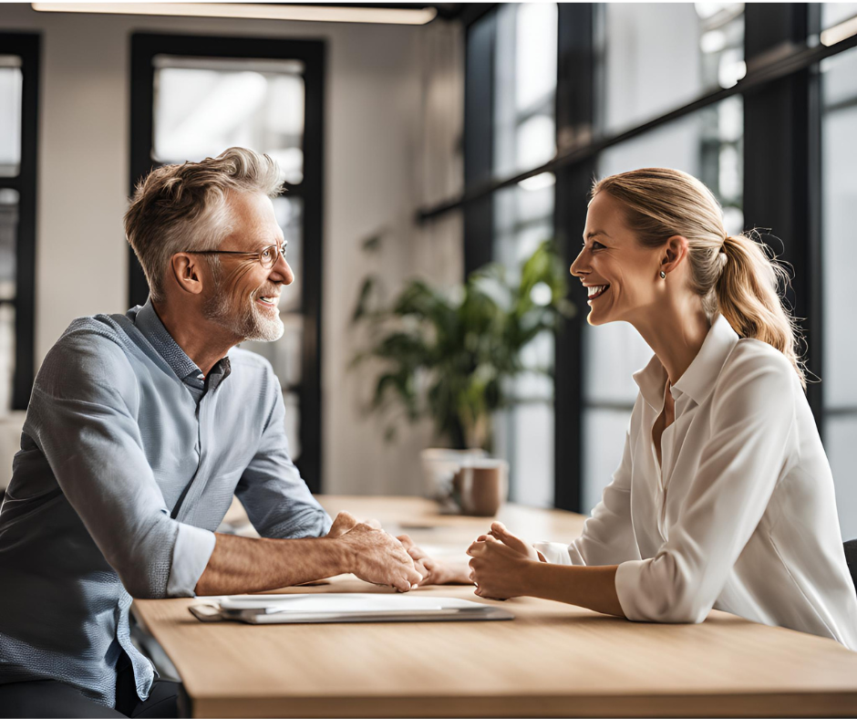 couple épanouie souriant grâce au pack développement personnel